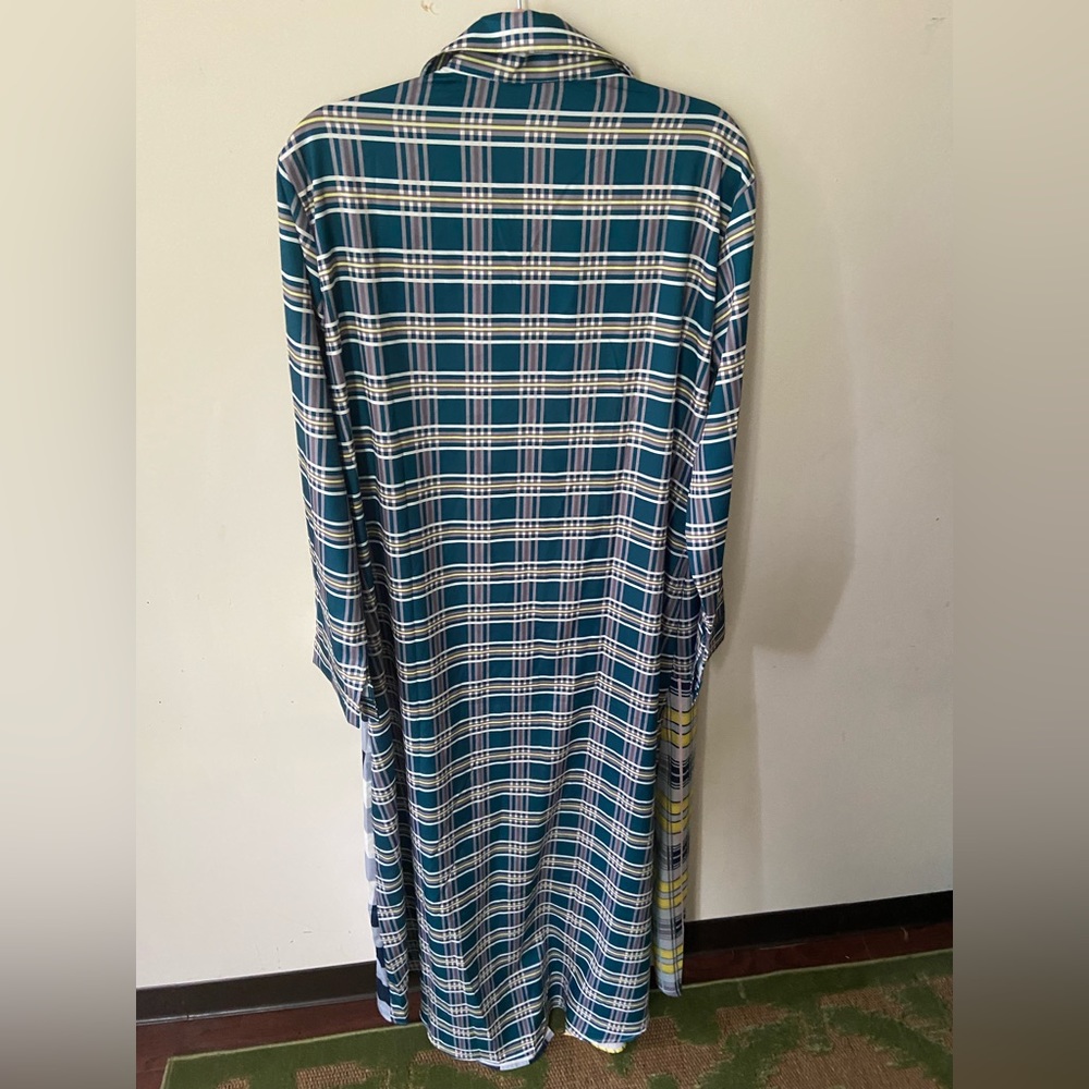 Long Collard Button Up - Picture 3 of 3